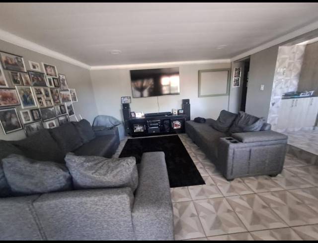3 BEDROOM HOUSE FOR SALE IN SASOLBURG EXT 10